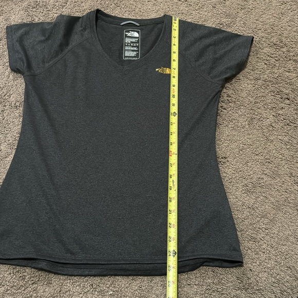 Like New The North Face Wmns Tee-Sz M-Charcoal/Gold Logo-Short Sleeve-Polyester - Picture 11 of 15